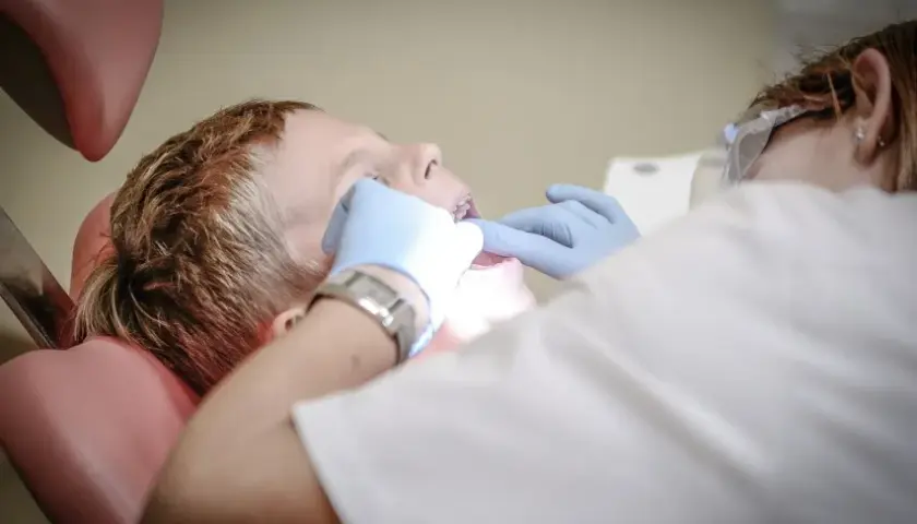 Dentysta na NFZ: Znajdź go łatwo i poznaj darmowe usługi!