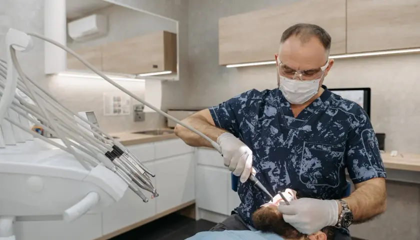 Ile działa znieczulenie u dentysty? Czas, czynniki, wskazówki