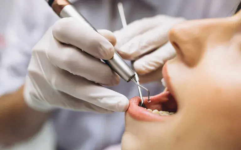 Dentysta: Czym się zajmuje? Kompleksowy przewodnik po zdrowiu jamy ustnej